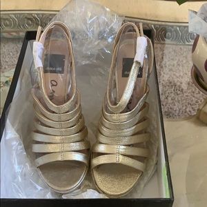 Dolce Vita women’s Riso Platinum leather shoes 7M